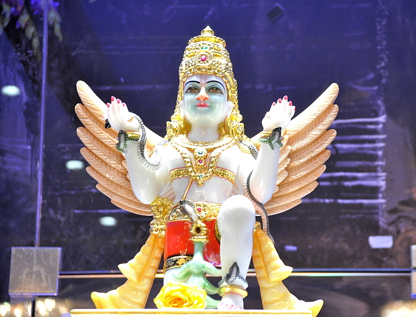 17 Sri Garuda watches over the temple