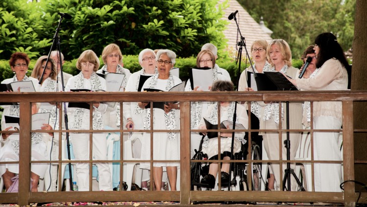 "El coro Hertfordshire, llamado 'Com.unity', se creó en 2004 "