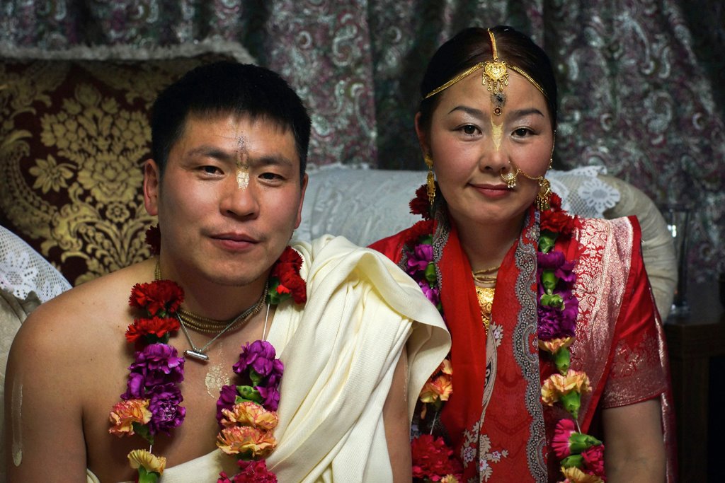 Bhakta Priya Das y Gopal Nandini Dasi casados en la primer ceremonia de casamiento védico en Mongolia