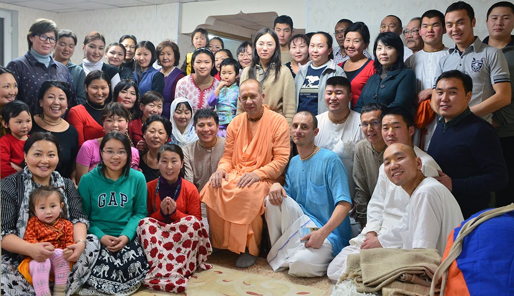 Mongolian devotees gather with Bhaktivaibhava Swami
