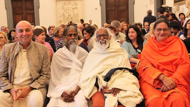 Distintos representantes de la tradición espiritual de la India