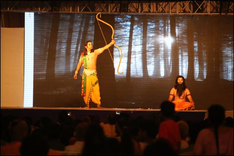 El Ramayana teatralizado, una de las atractivas puestas en escena de la Inauguración de ISKCON Kanpur