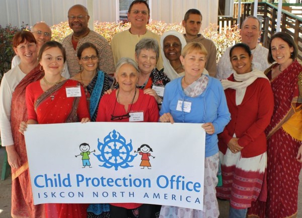 ISKCON Muestra su Compromiso Unificado de Protección de la Infancia con los Premios “Templo Seguro”