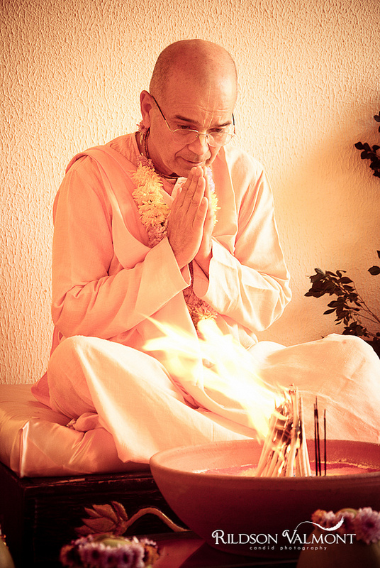 Su Santidad Danvantari Swami